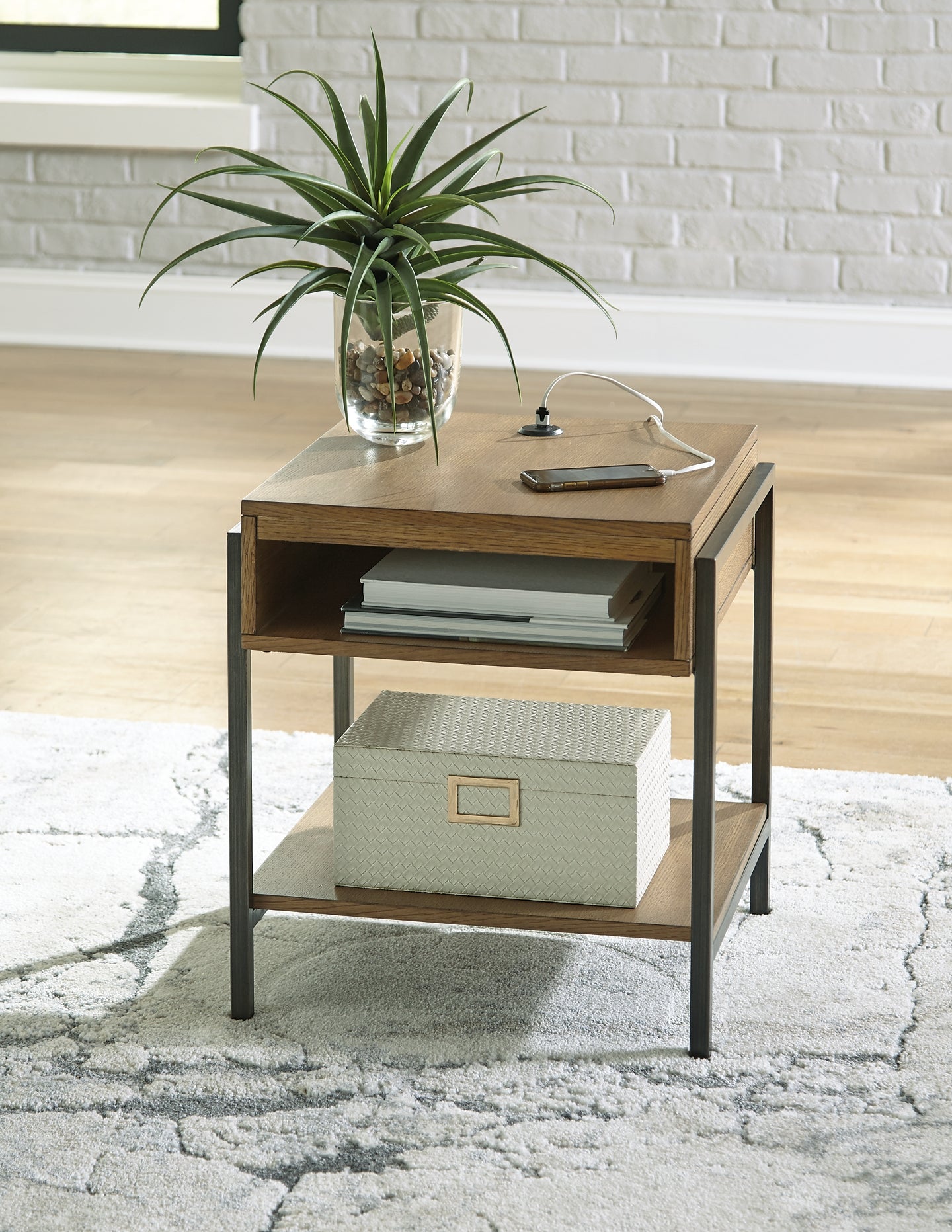 Looking for store end tables